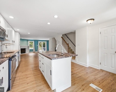 8609 Hawk Run Terrace - Photo Thumbnail 3
