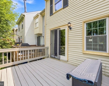 8609 Hawk Run Terrace - Photo Thumbnail 9