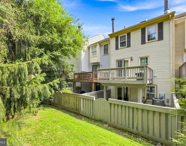 8609 Hawk Run Terrace - Photo Thumbnail 32