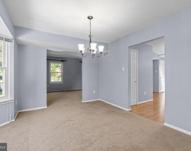 4706 Bates Drive - Photo Thumbnail 14