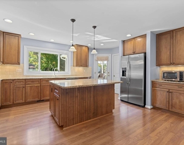 4706 Bates Drive - Photo Thumbnail 2