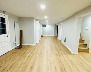 5906 Leewood Avenue - Photo Thumbnail 16