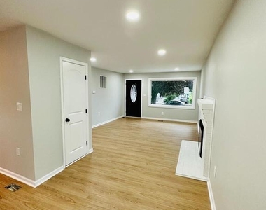 5906 Leewood Avenue - Photo Thumbnail 1