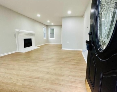 5906 Leewood Avenue - Photo Thumbnail 2