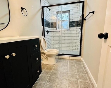 5906 Leewood Avenue - Photo Thumbnail 9