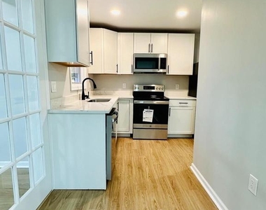 5906 Leewood Avenue - Photo Thumbnail 3