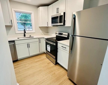 5906 Leewood Avenue - Photo Thumbnail 4