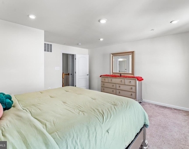 4520 Reaney Ln - Photo Thumbnail 12