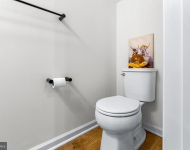 4520 Reaney Ln - Photo Thumbnail 8
