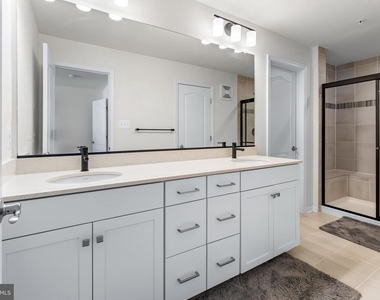 4520 Reaney Ln - Photo Thumbnail 13