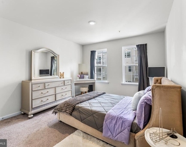 4520 Reaney Ln - Photo Thumbnail 16