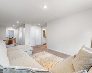 4520 Reaney Ln - Photo Thumbnail 22