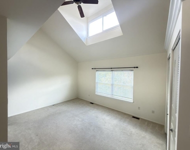 23 Valley Crossing Circle - Photo Thumbnail 7