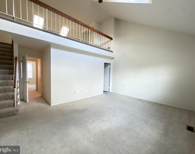 23 Valley Crossing Circle - Photo Thumbnail 8
