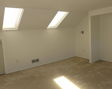 23 Valley Crossing Circle - Photo Thumbnail 12