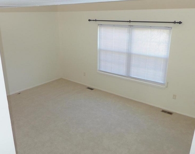 23 Valley Crossing Circle - Photo Thumbnail 8