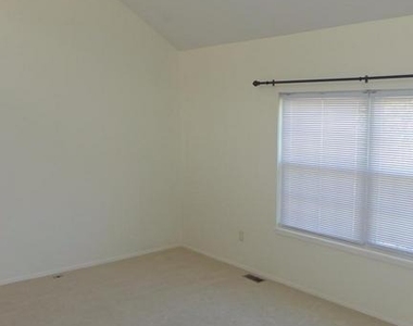 23 Valley Crossing Circle - Photo Thumbnail 7