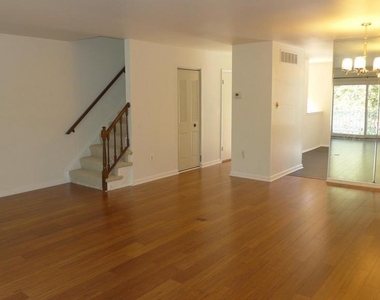 23 Valley Crossing Circle - Photo Thumbnail 4