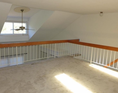 23 Valley Crossing Circle - Photo Thumbnail 10