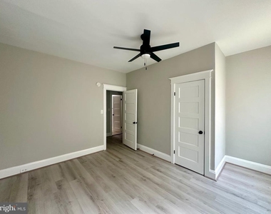 125 N Monastery Avenue - Photo Thumbnail 2
