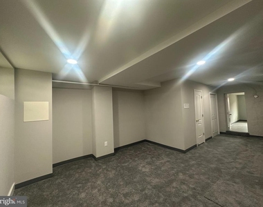 125 N Monastery Avenue - Photo Thumbnail 13