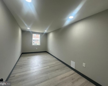 125 N Monastery Avenue - Photo Thumbnail 15