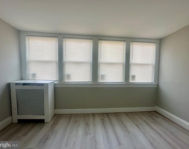 125 N Monastery Avenue - Photo Thumbnail 9