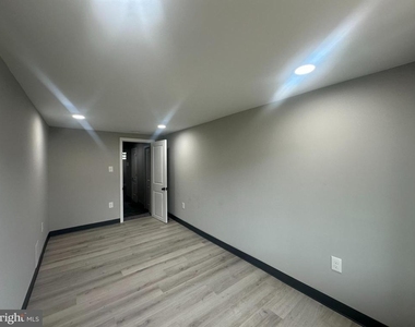 125 N Monastery Avenue - Photo Thumbnail 16