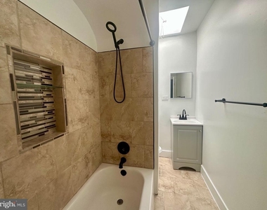 125 N Monastery Avenue - Photo Thumbnail 6