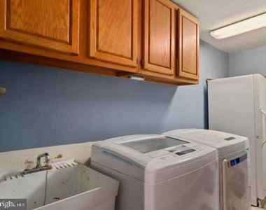 101 Crest Avenue - Photo Thumbnail 9