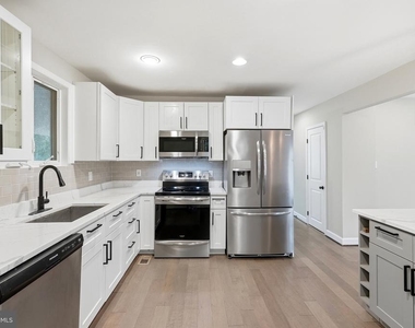 10 Birch Avenue - Photo Thumbnail 6