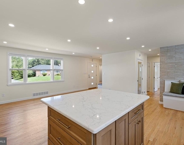 706 Sonora Avenue - Photo Thumbnail 23