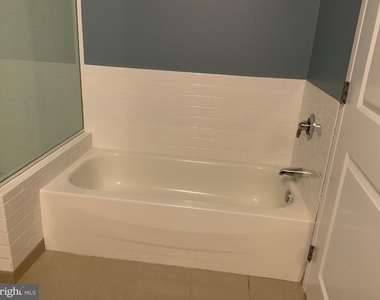 105 Christina Landing Drive - Photo Thumbnail 41