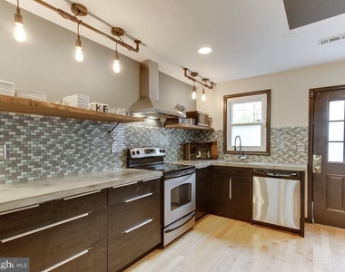 1634 Kramer Street Ne - Photo Thumbnail 4