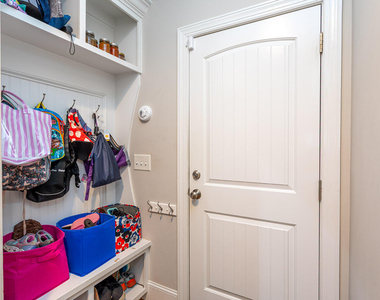 505 Northwood Drive - Photo Thumbnail 8
