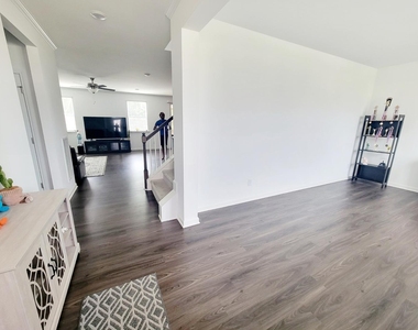 117 Scoville Road - Photo Thumbnail 1