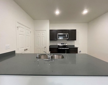 2317 Zanoletti Ct - Photo Thumbnail 9