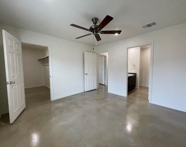 2317 Zanoletti Ct - Photo Thumbnail 26
