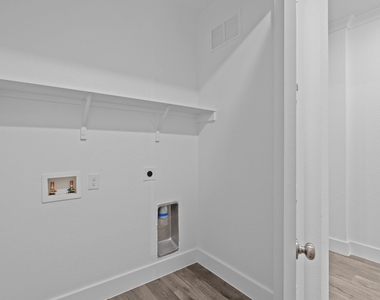 1664 Hillside Terrace - Photo Thumbnail 2