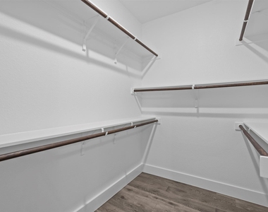 1664 Hillside Terrace - Photo Thumbnail 29