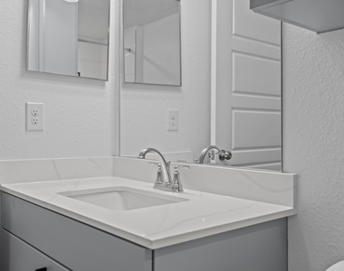 1664 Hillside Terrace - Photo Thumbnail 8