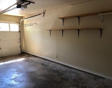 104 Leona St - Photo Thumbnail 6