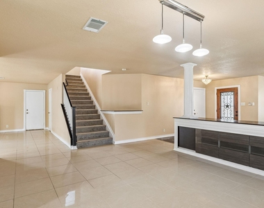 1300 Chalk Ln - Photo Thumbnail 8