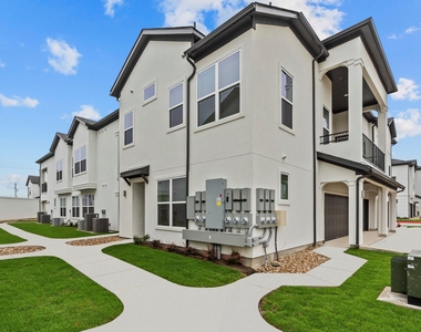 1664 Hillside Terrace - Photo Thumbnail 12