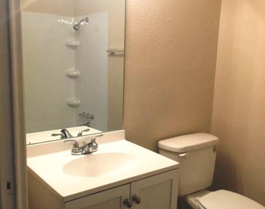 9009 Quail Valley Dr - Photo Thumbnail 10