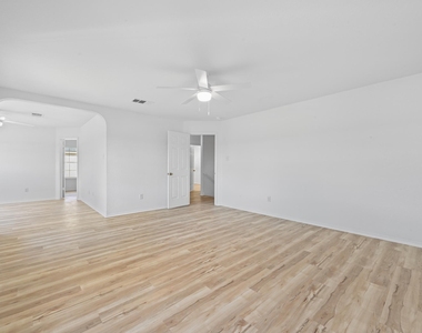 2412 Regal Park Ln - Photo Thumbnail 23