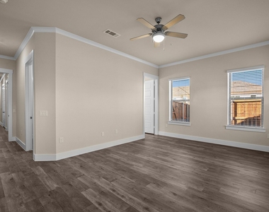 476 Suffield Dr - Photo Thumbnail 12