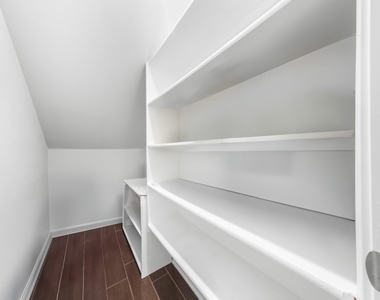 13800 Lyndhurst St - Photo Thumbnail 12