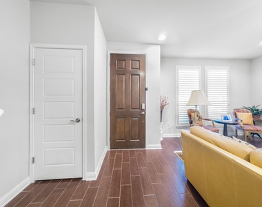 13800 Lyndhurst St - Photo Thumbnail 1
