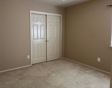 3509 Ruby Red Dr - Photo Thumbnail 4